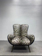 Ultime notizie aziendali su Sedia classica Leopard di lusso: l' epitome dell' eleganza e della funzione per la decorazione di lusso