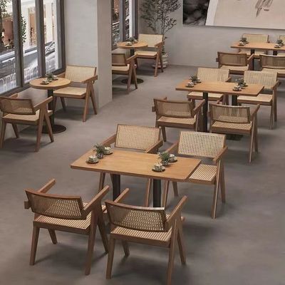 Mobilia commerciale Ash Solid Wooden Dining Set dei bistrot della caffetteria del ristorante