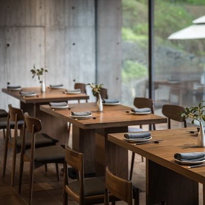 Insieme di legno del tavolo da pranzo della scatola di Seater della mobilia 4 del ristorante dell'hotel di colore di Brown