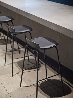 Classic Black Bar Stool Leggere e sofisticate sedie da bar in pelle