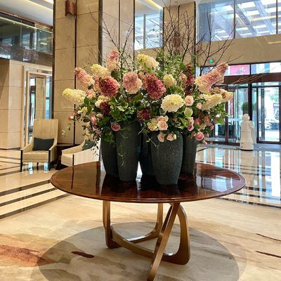 Buon prezzo Ornamento di vaso di alta qualità Arredamento di fiori d'albergo Vaso decorativo di fiori e tavolo in linea